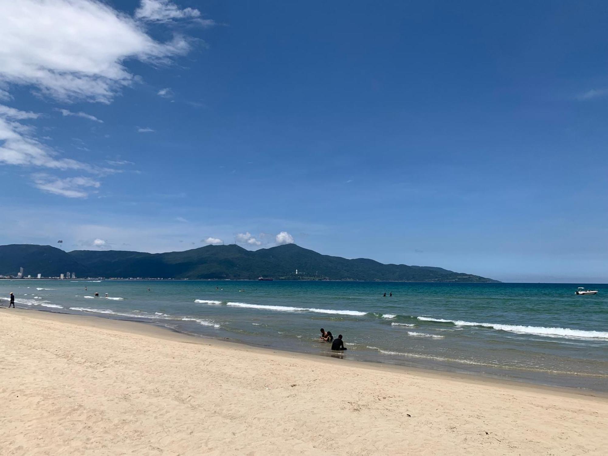 Central Beach Hotel Da Nang Exteriör bild